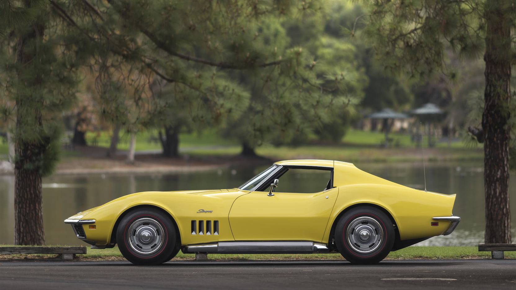 Corvette Generations/C3/C3 1969 Side View.jpg